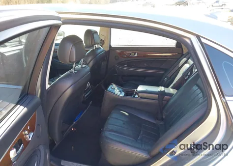 2011 Hyundai Equus Ultimate z USA, uszkodzony, nr VIN KMHGH4JF1BU029399